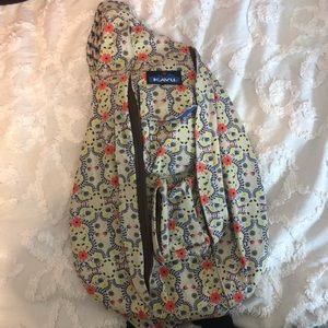 flower detailed kavu bag
